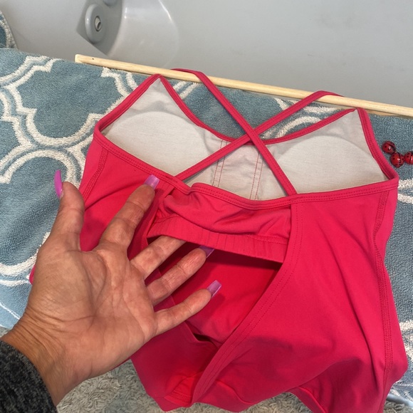 🌺🌺🌺TONIC TANK TOP SIZE SMALL COLOUR BERRY RED, RARELY WORN, LIKE NEW! - Picture 6 of 13